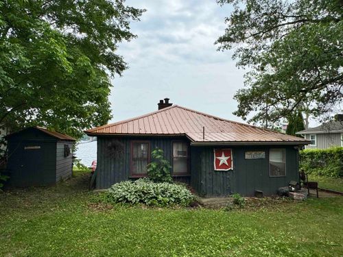 1271 N Crooked Lake Dr, Lake, MI, 48632-9090 | Card Image