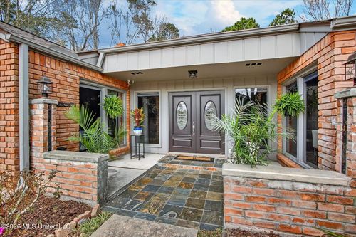 67163 Diamondhead Dr E, Diamondhead, MS, 39525-3549 | Card Image