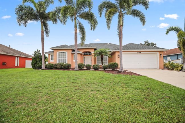 3218 Sw Crumpacker St, House other with 3 bedrooms, 2 bathrooms and null parking in Port Saint Lucie FL | Image 4