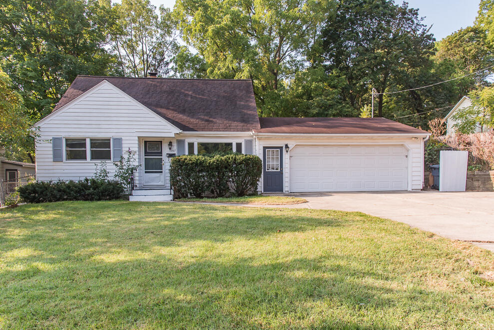 Alamo Ave, Kalamazoo, MI 49006