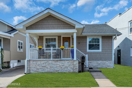 35 Lipman Pl, Neptune City, NJ, 07753-6402 | Card Image