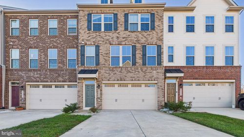 8909 Foxway Ridge Ln, MANASSAS, VA, 20110-6933 | Card Image