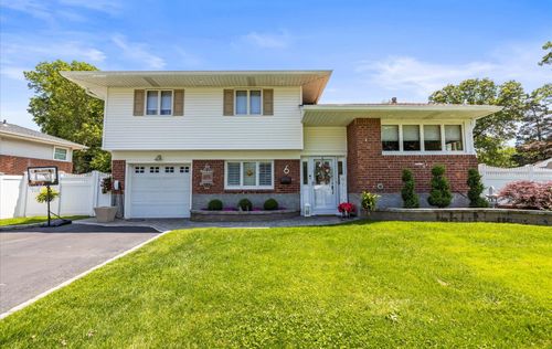 6 Wyoming St, Commack, NY, 11725-4502 | Card Image