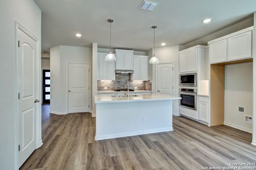 943 Creek Bend Dr, New Braunfels, TX, 78130 | Card Image