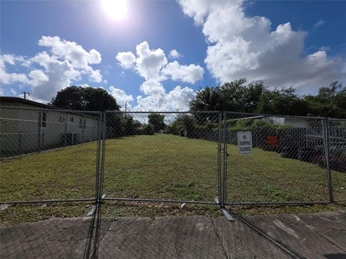1810 Nw 84th St, Miami, FL, 33147-5062 | Card Image