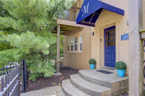 2w-1207 W 45th Street, Kansas City, MO, 64111 | Card Image