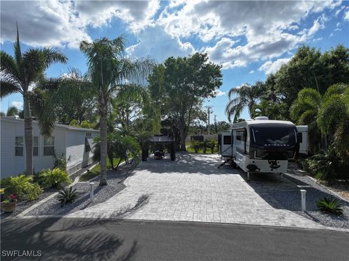 5870 Maplewood Ct, FORT MYERS, FL, 33905 | Card Image