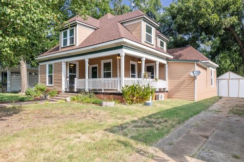 1123 W Gandy St, Denison, TX, 75020-3313 | Card Image