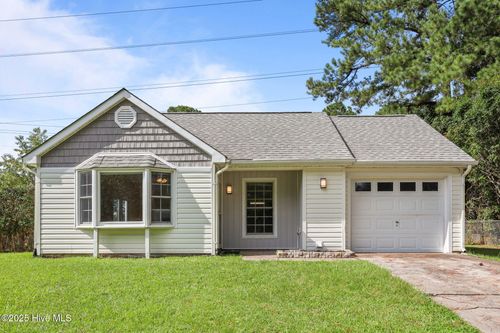 105 Wedgewood Dr, Jacksonville, NC, 28546-7892 | Card Image