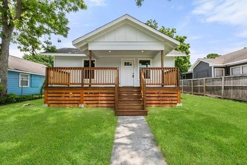 3106 Michigan St, Baytown, TX, 77520-6018 | Card Image