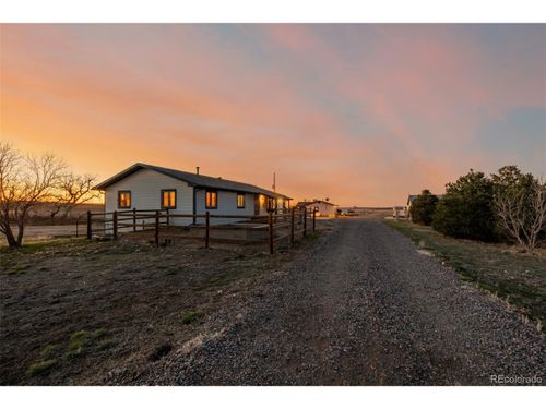 35055 E Mississippi Ave, Watkins, CO, 80137-8818 | Card Image