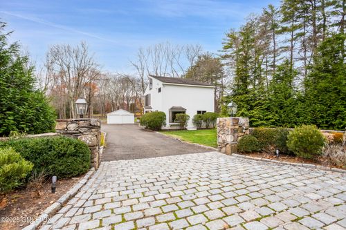 425 Taconic Rd, Greenwich, CT, 06831-2829 | Card Image