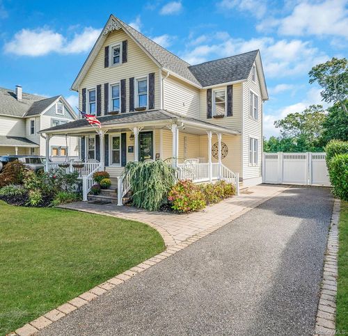 219 N Ocean Ave, Patchogue, NY, 11772-2005 | Card Image