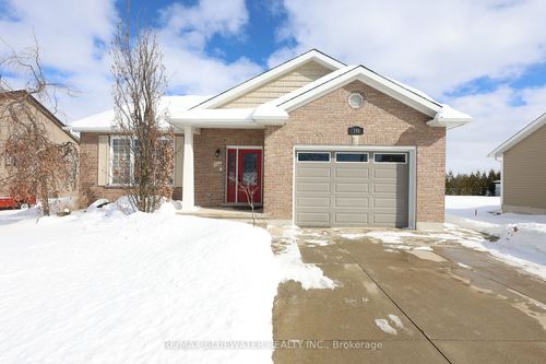 188 Elizabeth St, Lambton Shores, ON, N0M2N0 | Card Image