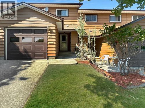 515 20th Ave S, Cranbrook, BC, V1C5X7 | Card Image