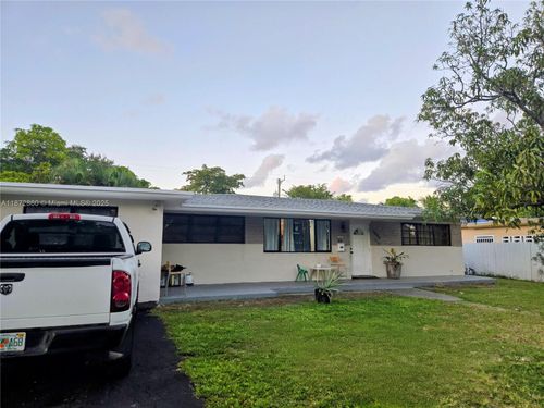1265 Ne 138th St, North Miami, FL, 33161-3424 | Card Image