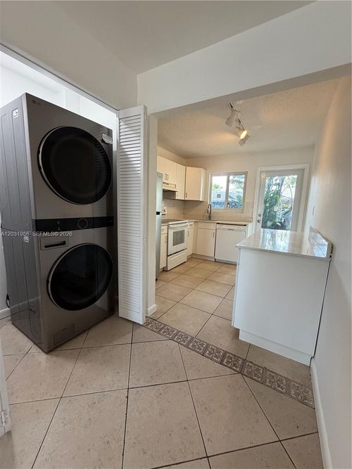 w-1831 Sw 24th St, Fort Lauderdale, FL, 33315-1856 | Card Image
