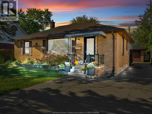 1011 Isabelle Pl, Windsor, ON, N8S3B1 | Card Image