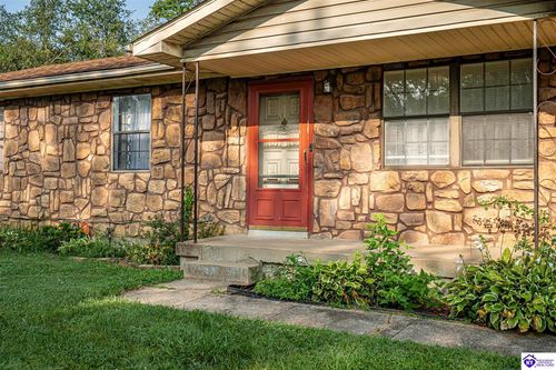 109 Debbie Dr, Vine Grove, KY, 40175-1322 | Card Image