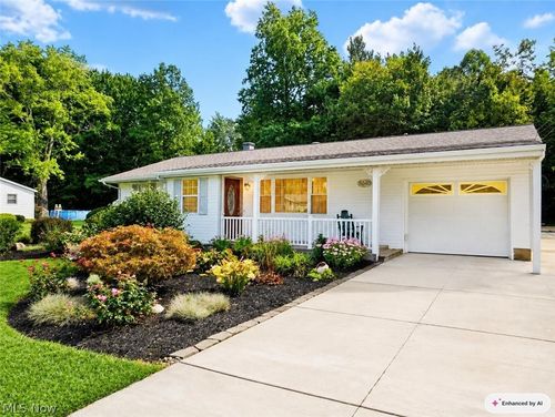 3040 Spencer Cir E, Geneva, OH, 44041-9203 | Card Image