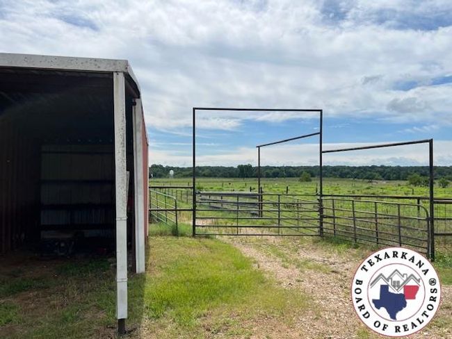 327 Crudip Ln, Home with 2 bedrooms, 2 bathrooms and null parking in Texarkana TX | Image 27