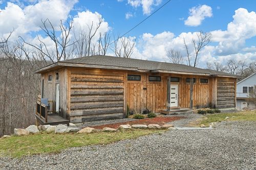 22 Woodbury St, Gloucester, MA, 01930-1038 | Card Image