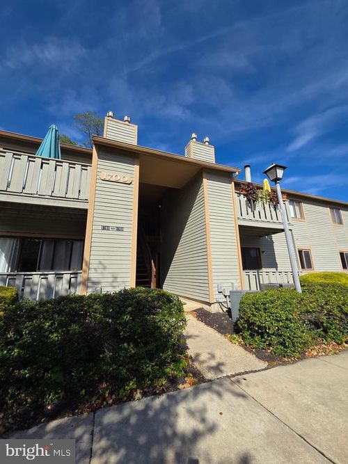 1704 Woodhollow Dr, MARLTON, NJ, 08053-1028 | Card Image