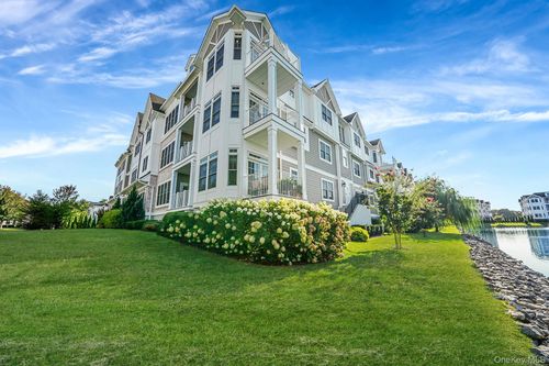 29304 Spruce Pond Cir, Plainview, NY, 11803-2280 | Card Image