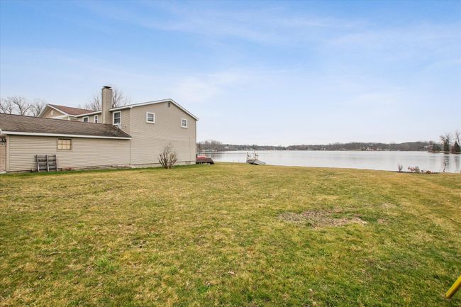 997 Sherbrooke St, Home with 3 bedrooms, 1 bathrooms and null parking in Commerce Twp MI | Image 4