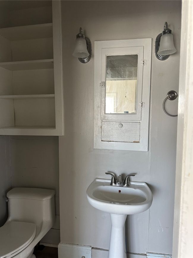 Bathroom with toilet | Image 6