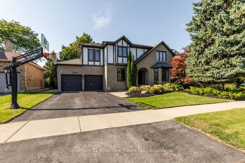 1031 Masters Green, Oakville, ON, L6M2N8 | Card Image