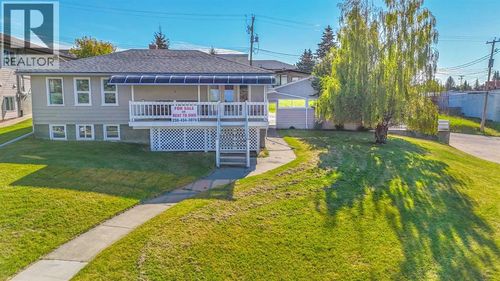 5015 51 St, Rocky Mountain House, AB, T4T1W9 | Card Image