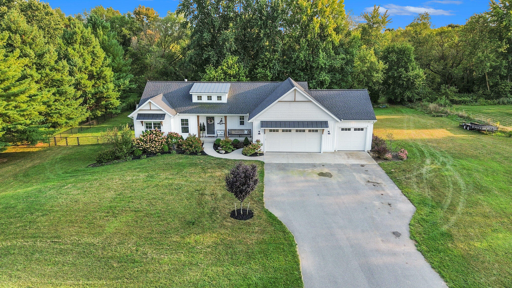 Perry St, Hudsonville, MI 49426
