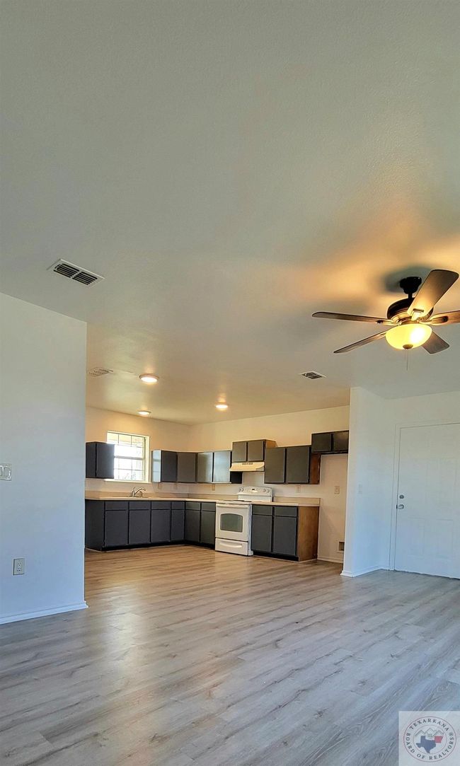 127 - 127 Us Highway 82 E, House other with 2 bedrooms, 1 bathrooms and null parking in Annona TX | Image 13
