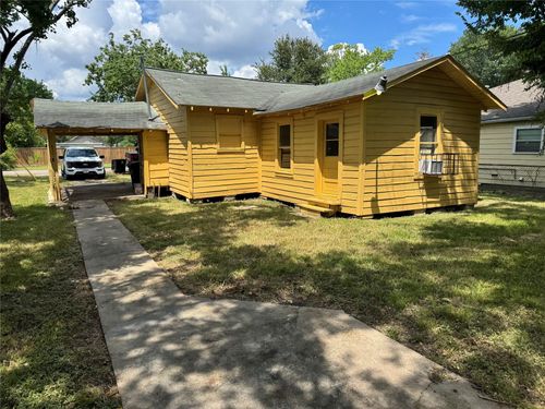 606 E 42nd St, Houston, TX, 77022-4626 | Card Image