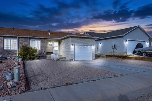 121 Morning Glory Way, Rock Springs, WY, 82901-4363 | Card Image