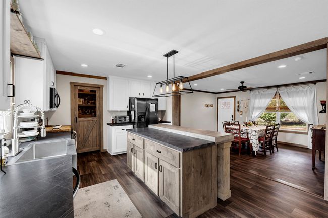 345 County Road 136 C, House other with 4 bedrooms, 2 bathrooms and null parking in Kingsland TX | Image 12