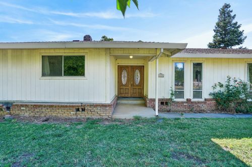 8465 Dillard Rd, Wilton, CA, 95693-9423 | Card Image