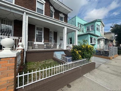 9018 77th St, Woodhaven, NY, 11421-2805 | Card Image