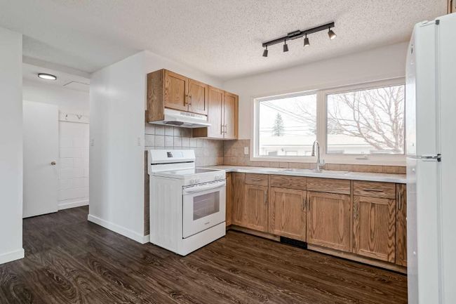 6014 &amp; 6016 37 Street Sw, Home with 6 bedrooms, 3 bathrooms and 4 parking in Calgary AB | Image 22