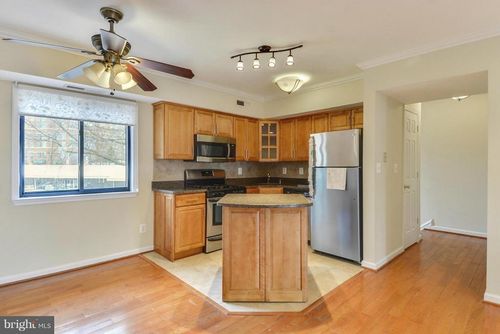 101-146 Monroe St, ROCKVILLE, MD, 20850-2502 | Card Image