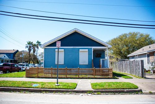2121 Jack Johnson Blvd, Galveston, TX, 77550-6901 | Card Image