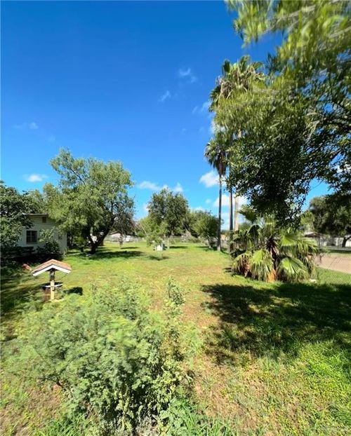 317 N 6th St, Donna, TX, 78537-2605 | Card Image