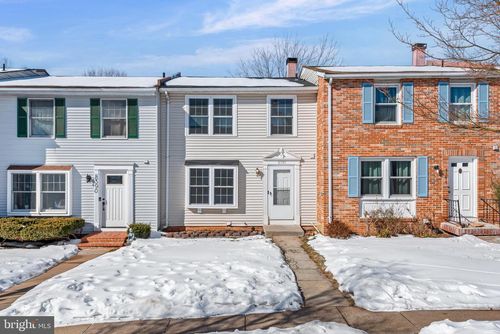 8392 Shady Grove Cir, MANASSAS, VA, 20110-4678 | Card Image