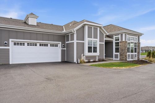 11-832 N Verona Circle, GRAFTON, WI, 53024 | Card Image
