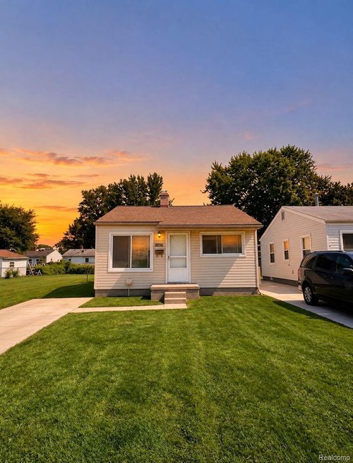 11244 Sherman Ave, Warren, MI, 48089-3013 | Card Image