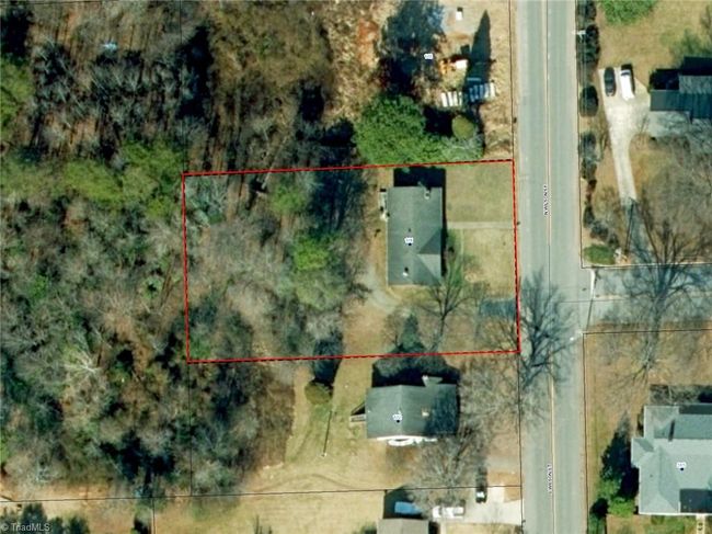 101 N Wilson St, House other with 4 bedrooms, 2 bathrooms and null parking in Madison NC | Image 38