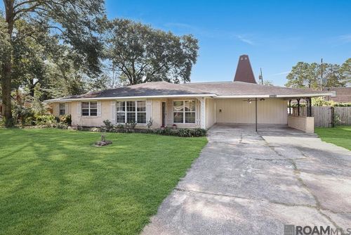9820 Van Dr, Baton Rouge, LA, 70815-4565 | Card Image