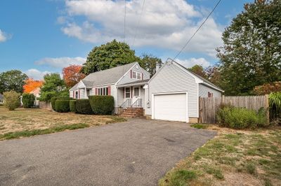 10 Crescent Road, House other with 5 bedrooms, 2 bathrooms and 2 parking in Hamilton MA | Image 2