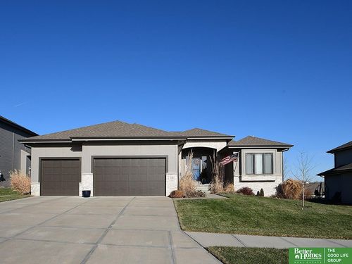 516 Sherwood Dr, Gretna, NE, 68028-3890 | Card Image
